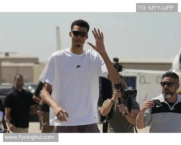 文班亚马场均20分10篮板3盖帽表现出色新秀奖争夺遥遥领先